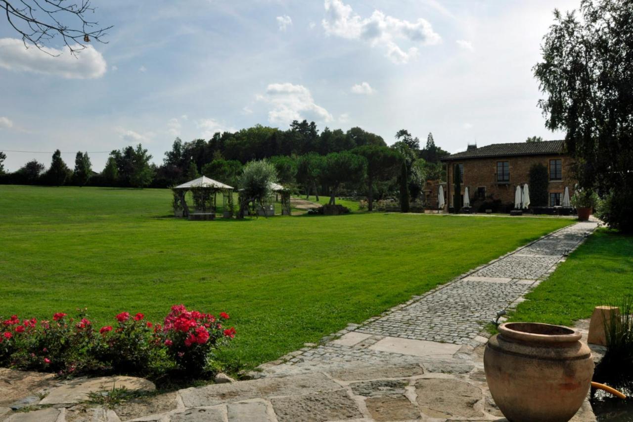 Domaine De La Ruisseliere Hotel Lacenas Bagian luar foto