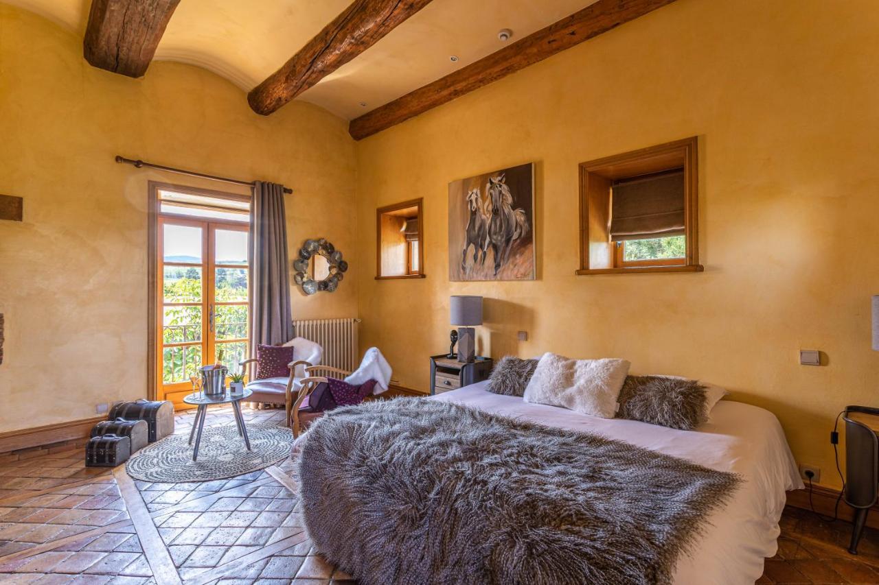 Domaine De La Ruisseliere Hotel Lacenas Bagian luar foto