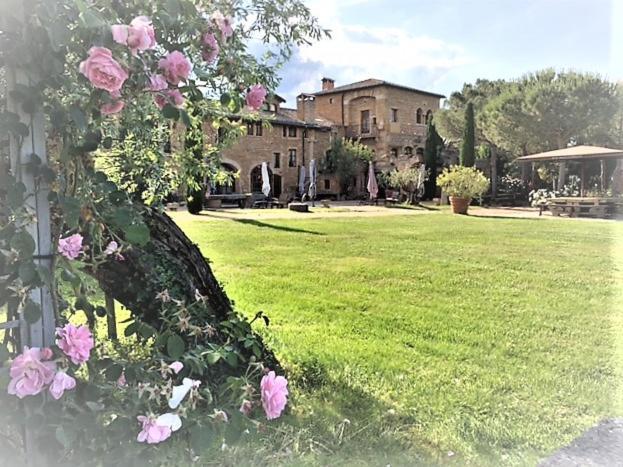Domaine De La Ruisseliere Hotel Lacenas Bagian luar foto