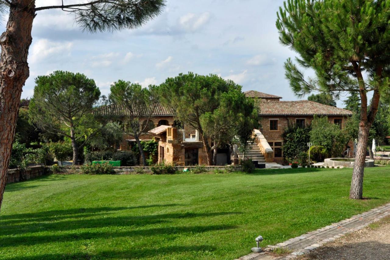 Domaine De La Ruisseliere Hotel Lacenas Bagian luar foto